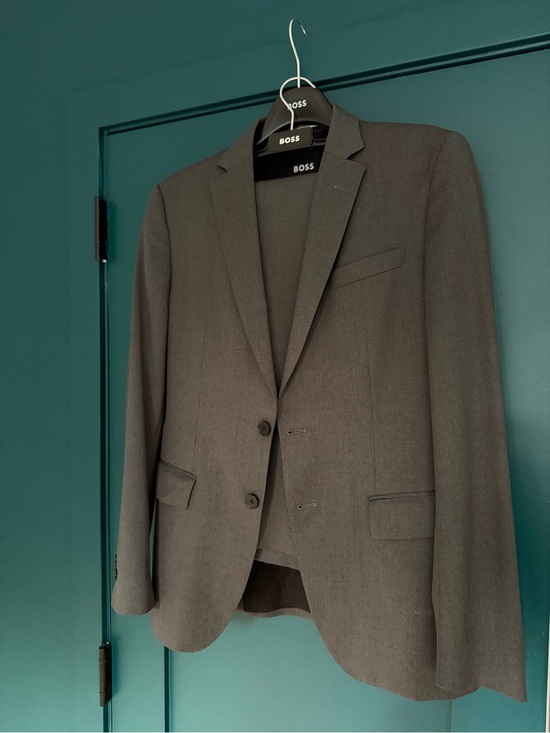 HUGO Other - BOSS ONE Men's Charcoal Gray SUIT